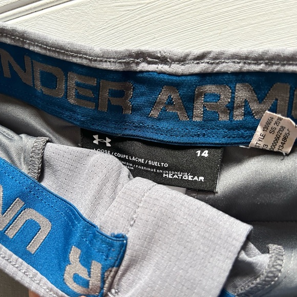 UNDER ARMOUR youth size 14 shorts with adjustable waist - Picture 6 of 7
